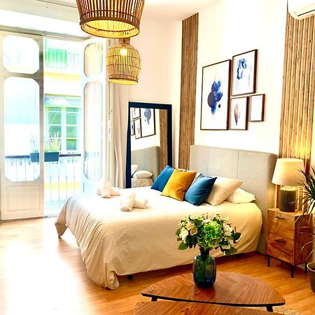 Calderon III Deluxe Central Sinesedesignhomes Malaga Exterior photo
