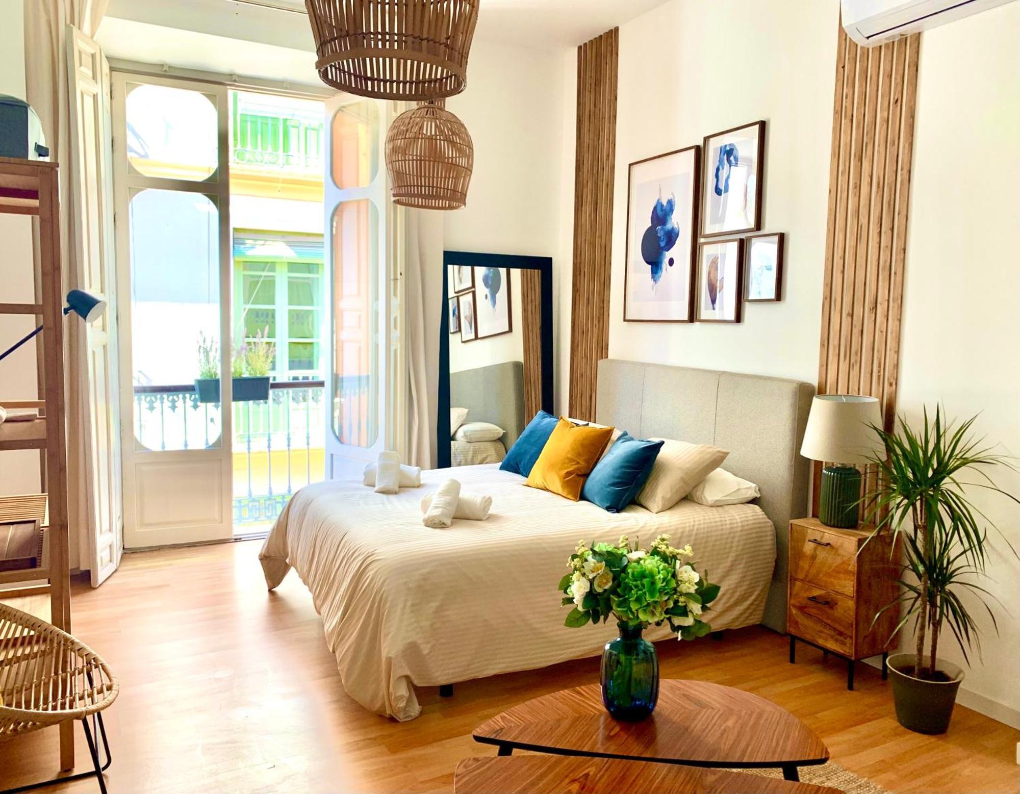 Calderon III Deluxe Central Sinesedesignhomes Malaga Exterior photo